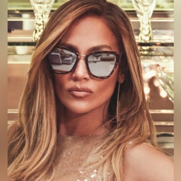 Quay Australia Reina brown tortoiseshell mirror lens sunglasses - Picture 3 of 9